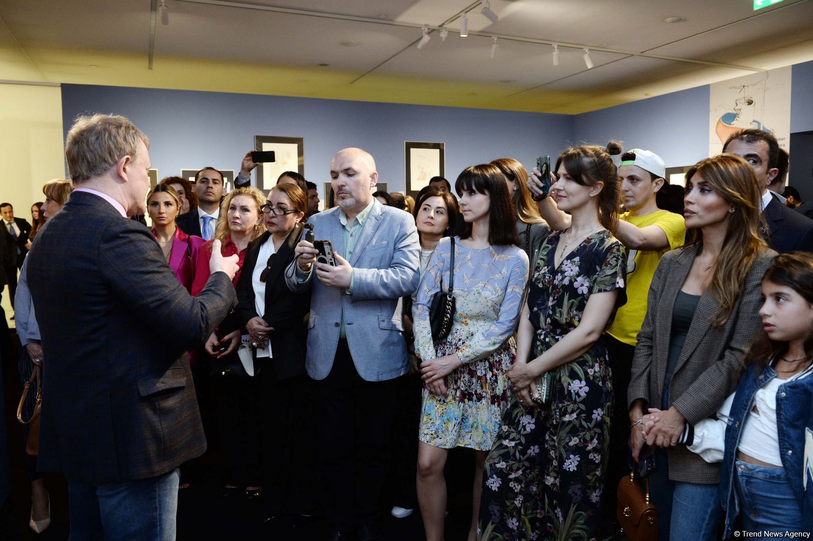 Впервые в Азербайджане открывшаяся выставка произведений Сальвадора Дали в Центре Гейдара Алиева вызвала большой интерес (ВИДЕО/ФОТО)