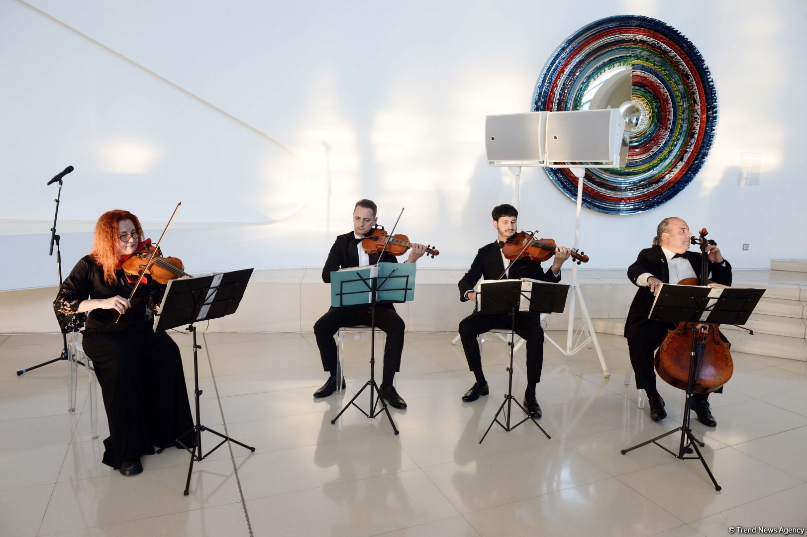 Впервые в Азербайджане открывшаяся выставка произведений Сальвадора Дали в Центре Гейдара Алиева вызвала большой интерес (ВИДЕО/ФОТО)