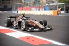 В Баку стартовали свободные заезды команд "Формулы 2" (ФОТО/ВИДЕО)