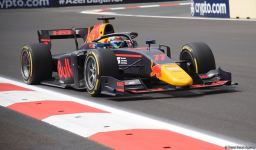 В Баку стартовали свободные заезды команд "Формулы 2" (ФОТО/ВИДЕО)