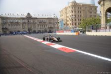 В Баку стартовали свободные заезды команд "Формулы 2" (ФОТО/ВИДЕО)