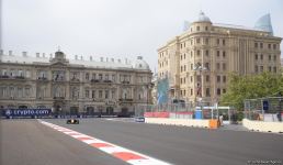 В Баку стартовали свободные заезды команд "Формулы 2" (ФОТО/ВИДЕО)