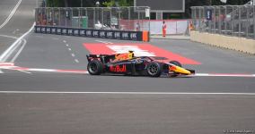 В Баку стартовали свободные заезды команд "Формулы 2" (ФОТО/ВИДЕО)