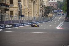 В Баку стартовали свободные заезды команд "Формулы 2" (ФОТО/ВИДЕО)