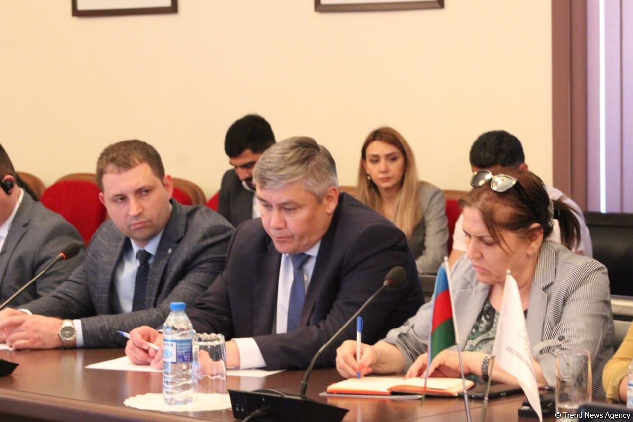 В Азербайджане прошел брифинг для представителей дипкорпуса по вопросам деятельности по разминированию (ФОТО)