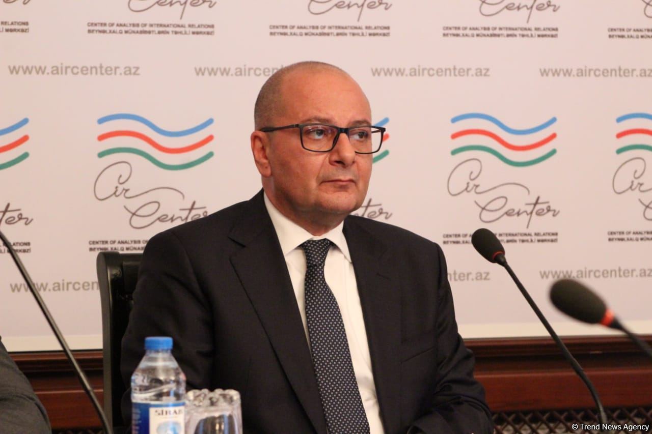 В Азербайджане прошел брифинг для представителей дипкорпуса по вопросам деятельности по разминированию (ФОТО)