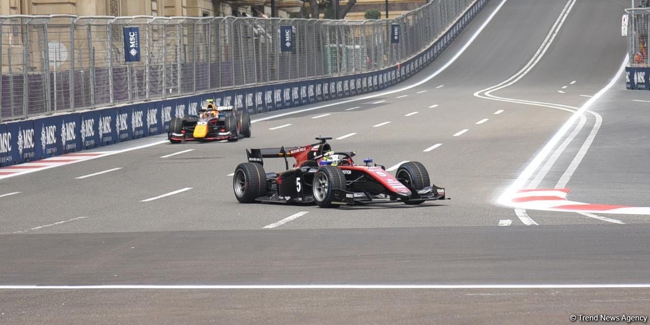 В Баку стартовали свободные заезды команд "Формулы 2" (ФОТО/ВИДЕО)
