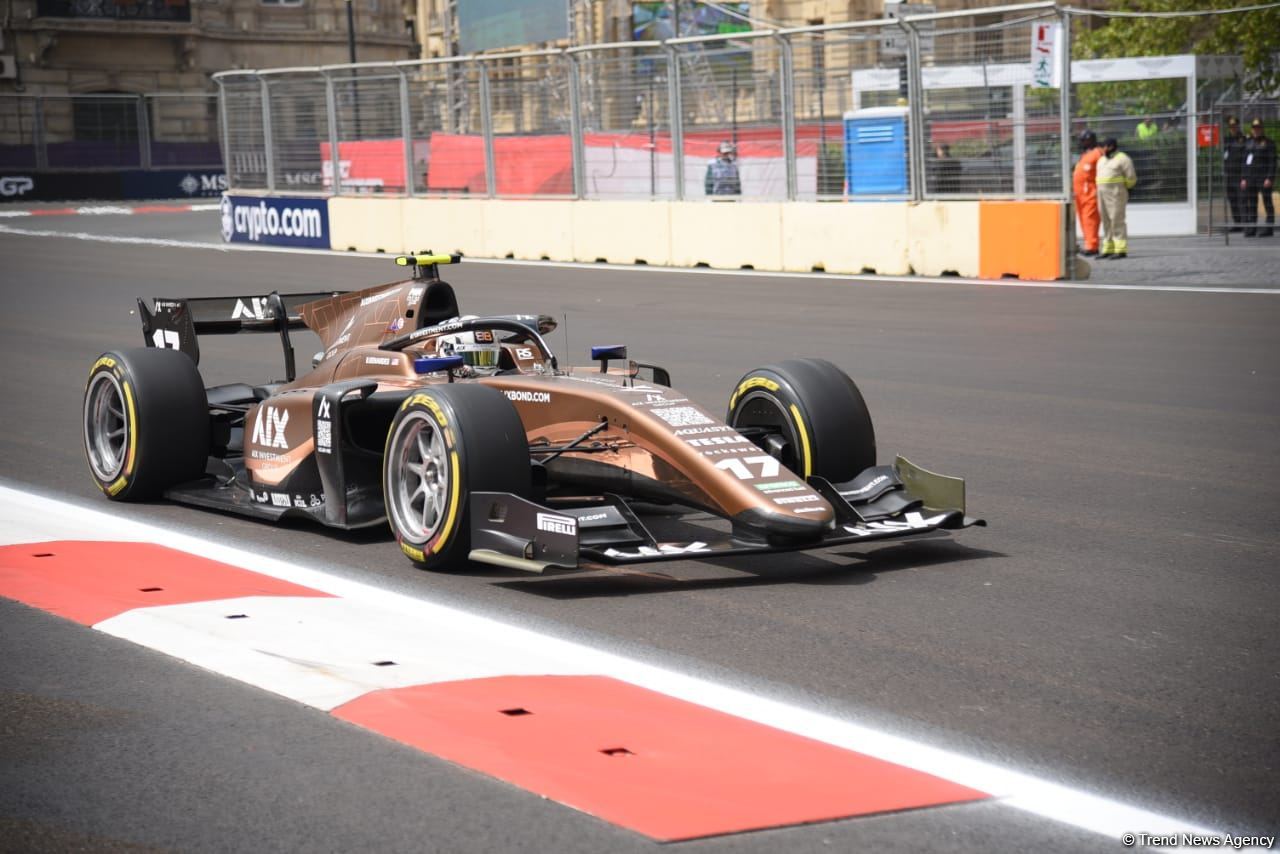В Баку стартовали свободные заезды команд "Формулы 2" (ФОТО/ВИДЕО)