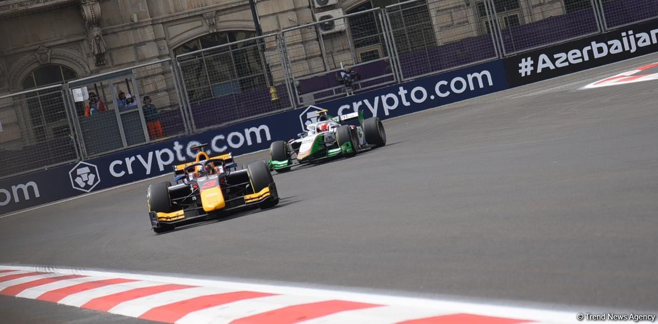 В Баку стартовали свободные заезды команд "Формулы 2" (ФОТО/ВИДЕО)