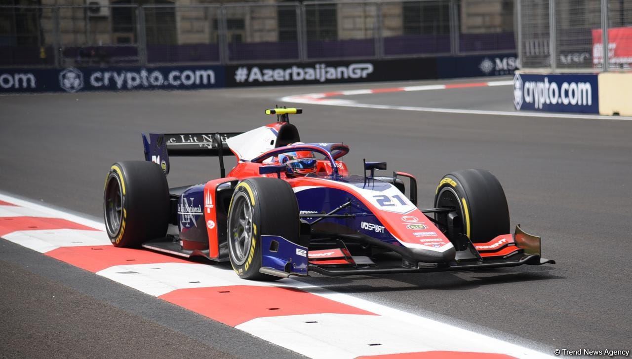 В Баку стартовали свободные заезды команд "Формулы 2" (ФОТО/ВИДЕО)