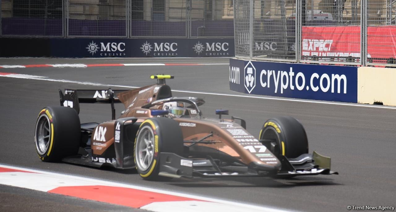 В Баку стартовали свободные заезды команд "Формулы 2" (ФОТО/ВИДЕО)