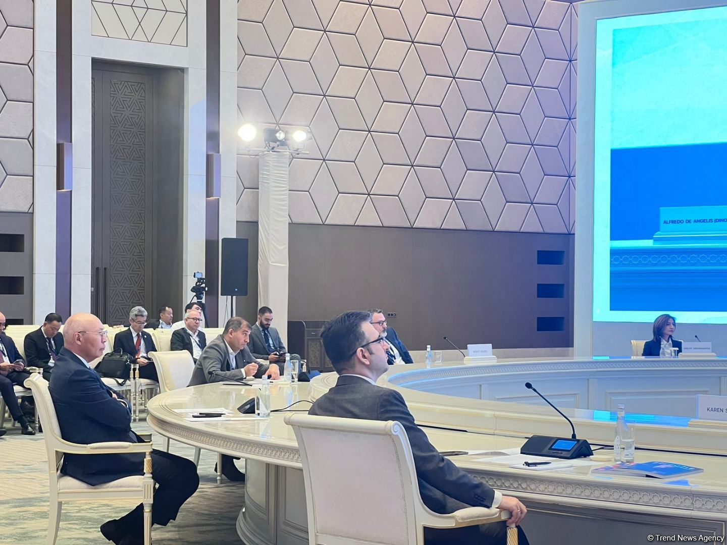 Проходит второй день Ташкентского международного инвестиционного форума (ФОТО)