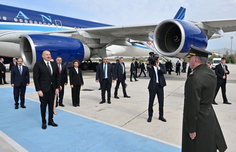 Президент Ильхам Алиев и Первая леди Мехрибан Алиева прибыли с визитом в Турцию (ФОТО/ВИДЕО)