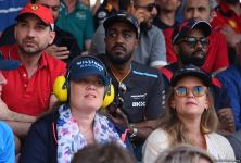 Болельщики в восторге от гонки Гран-при Азербайджана Формулы-1 (ФОТОРЕПОРТАЖ)