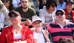 Болельщики в восторге от гонки Гран-при Азербайджана Формулы-1 (ФОТОРЕПОРТАЖ)