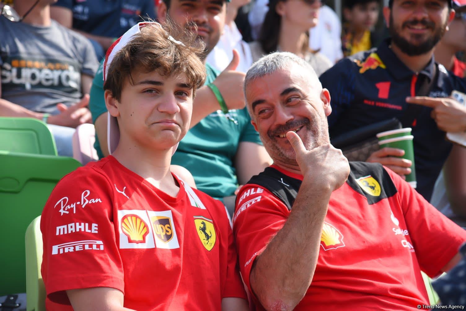 Болельщики в восторге от гонки Гран-при Азербайджана Формулы-1 (ФОТОРЕПОРТАЖ)