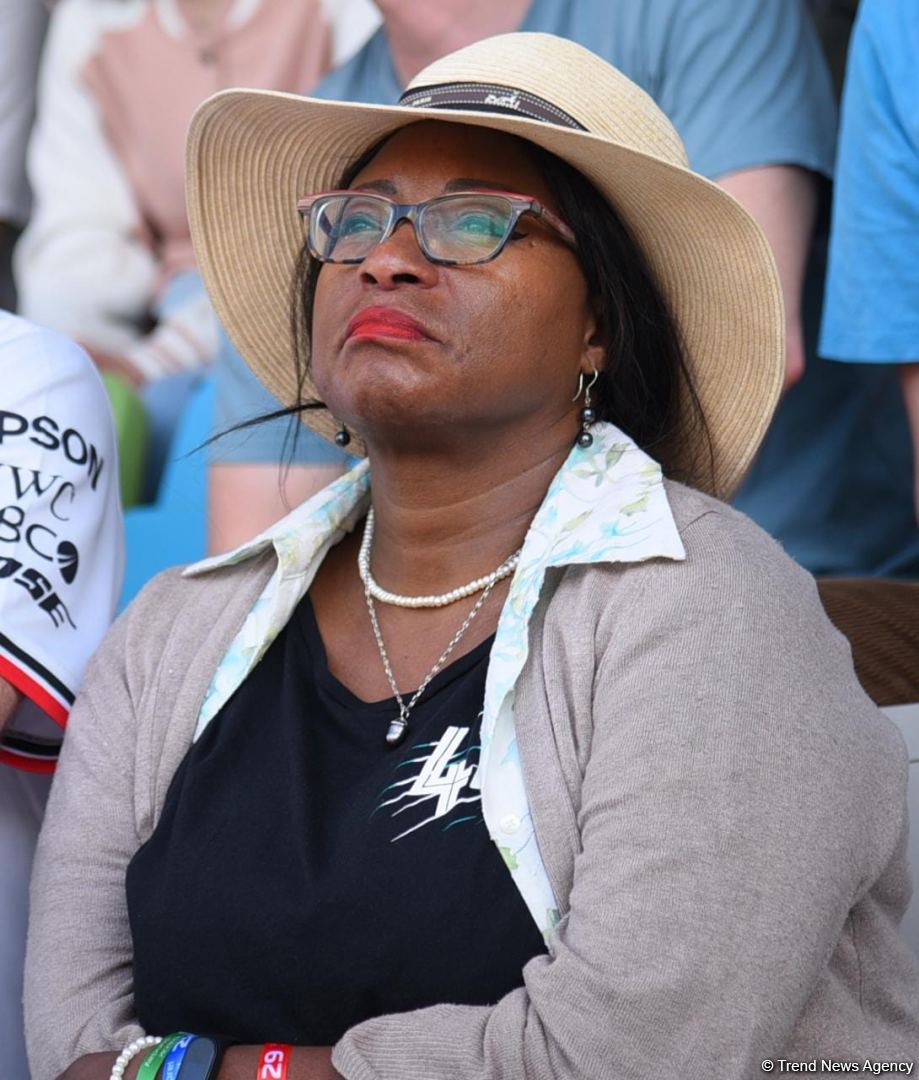 Болельщики в восторге от гонки Гран-при Азербайджана Формулы-1 (ФОТОРЕПОРТАЖ)