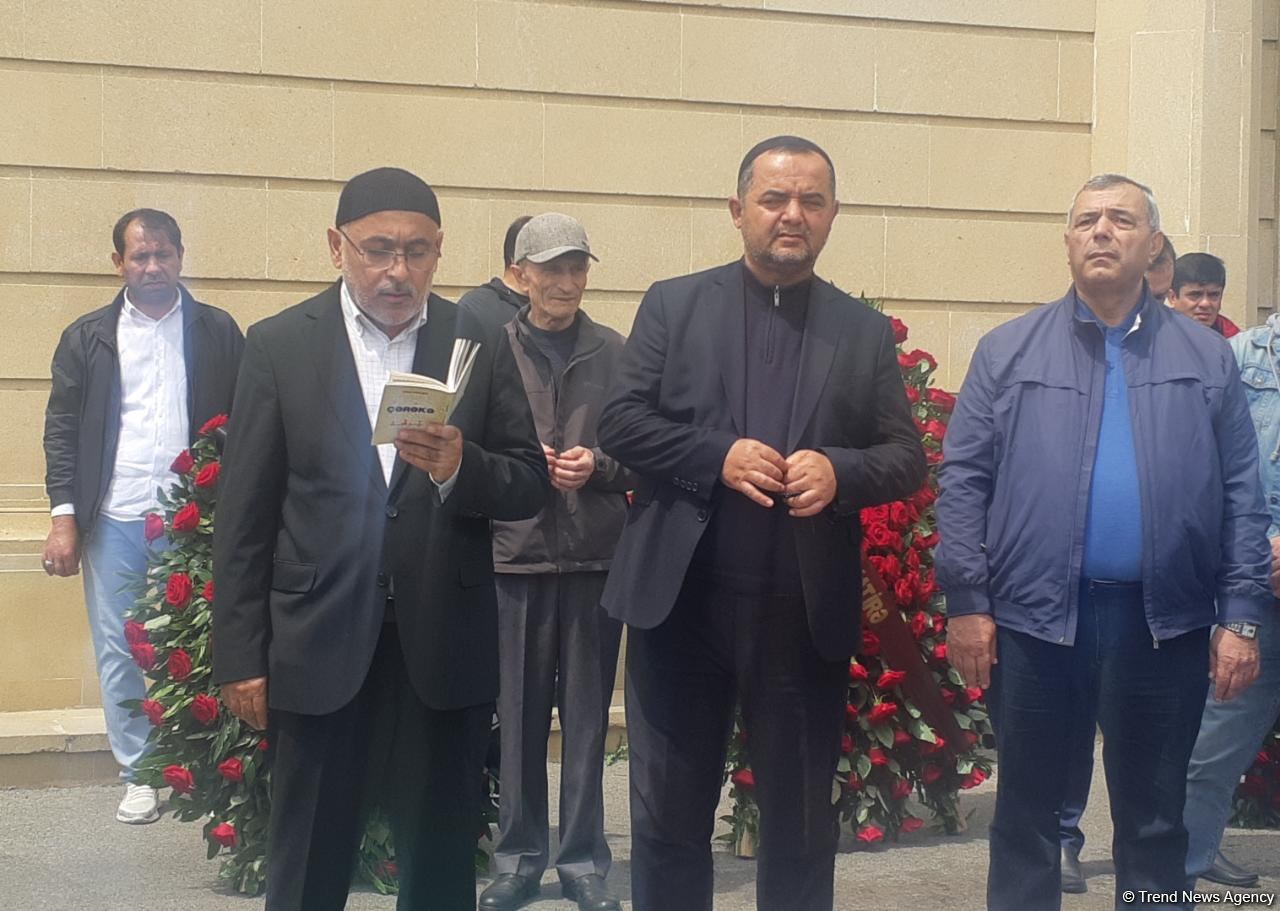 Народного артиста Афтандила Исрафилова аплодисментами проводили в последний путь (ФОТО)