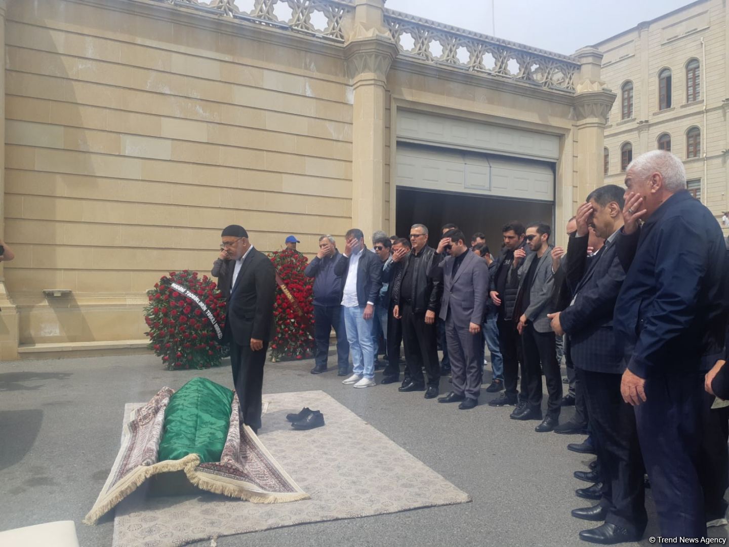 Народного артиста Афтандила Исрафилова аплодисментами проводили в последний путь (ФОТО)