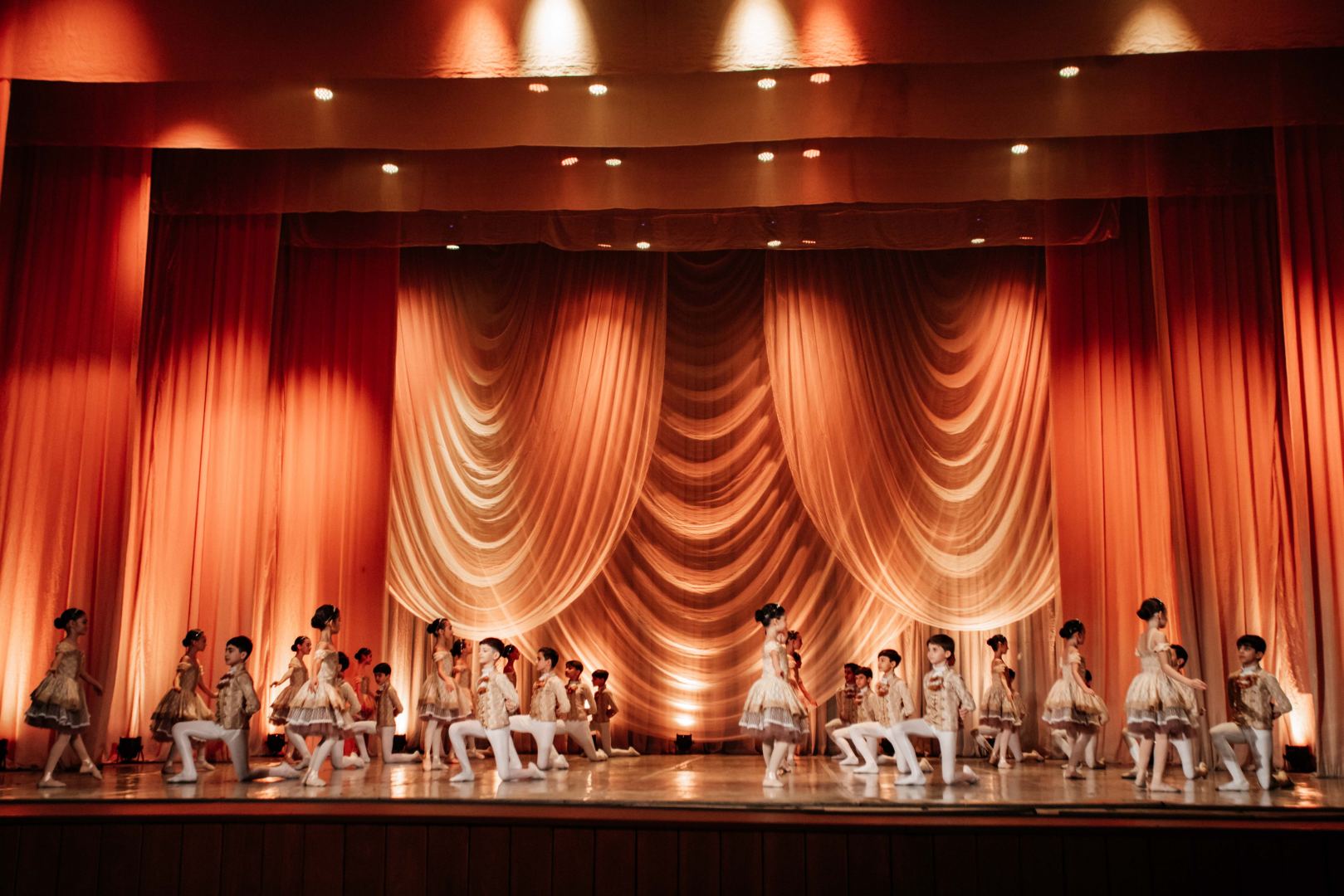 Бакинская академия хореографии представила великолепный праздник танцевального искусства (ВИДЕО, ФОТО)