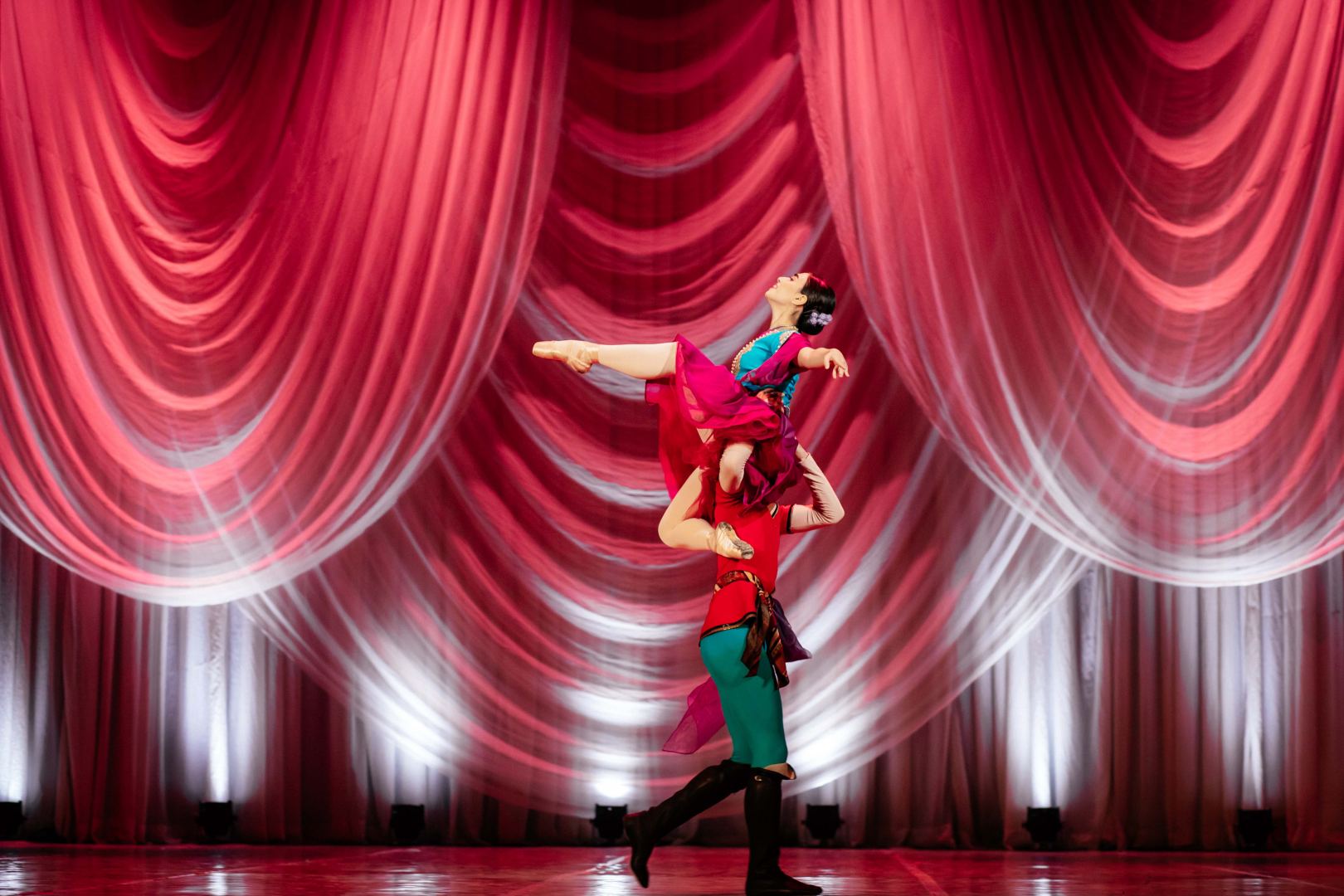 Бакинская академия хореографии представила великолепный праздник танцевального искусства (ВИДЕО, ФОТО)