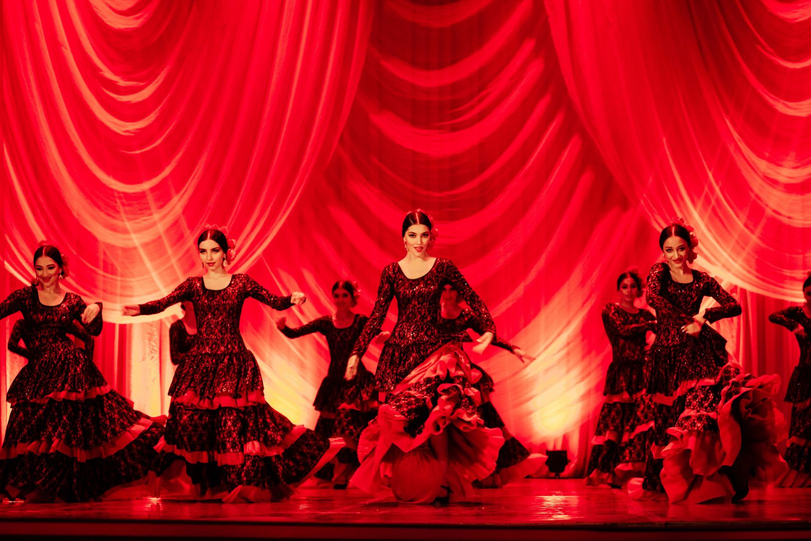 Бакинская академия хореографии представила великолепный праздник танцевального искусства (ВИДЕО, ФОТО)