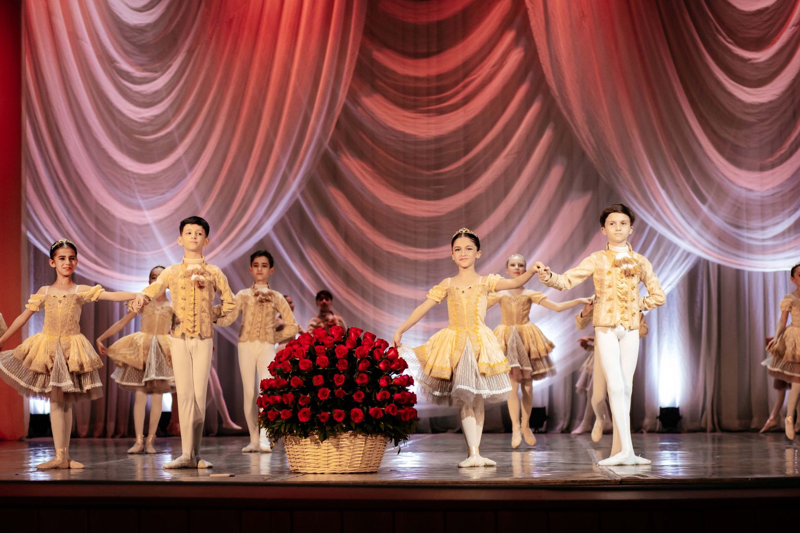 Бакинская академия хореографии представила великолепный праздник танцевального искусства (ВИДЕО, ФОТО)