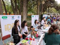 В Баку на Площади фонтанов начался фестиваль, организованный Азербайджанской ассоциацией аутизма (ФОТО/ВИДЕО)