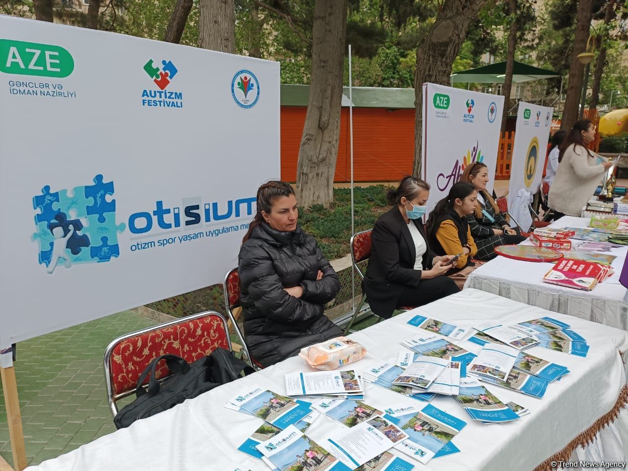 В Баку на Площади фонтанов начался фестиваль, организованный Азербайджанской ассоциацией аутизма (ФОТО/ВИДЕО)