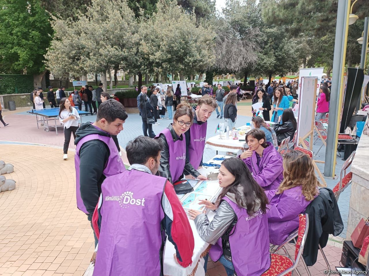 В Баку на Площади фонтанов начался фестиваль, организованный Азербайджанской ассоциацией аутизма (ФОТО/ВИДЕО)