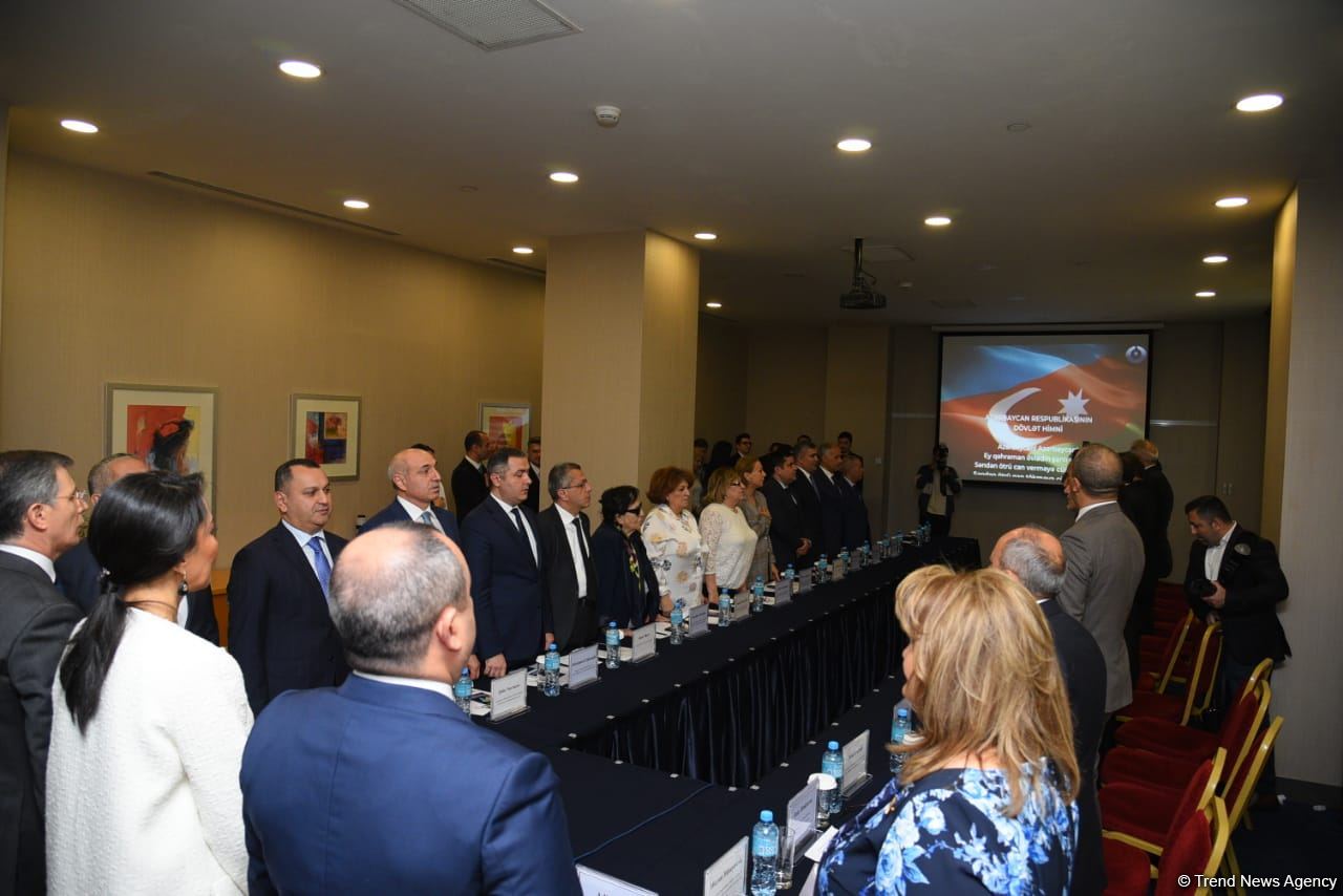 В Баку проходит научно-практическая конференция "Общенациональный лидер Гейдар Алиев и развитие прав человека в независимом Азербайджане" (ФОТО)