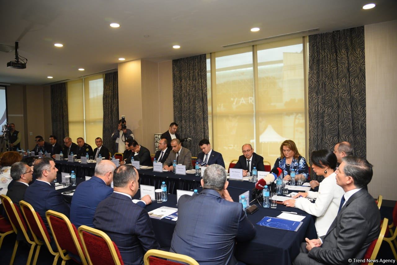 В Баку проходит научно-практическая конференция "Общенациональный лидер Гейдар Алиев и развитие прав человека в независимом Азербайджане" (ФОТО)