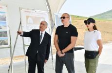 Президент Ильхам Алиев и Первая леди Мехрибан Алиева ознакомились с работами, проделанными на магистральной автодороге Ахмедбейли-Физули-Шуша (ФОТО)