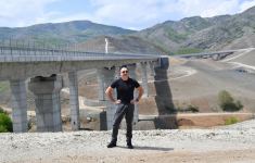 Президент Ильхам Алиев и Первая леди Мехрибан Алиева ознакомились с работами, проделанными на магистральной автодороге Ахмедбейли-Физули-Шуша (ФОТО)