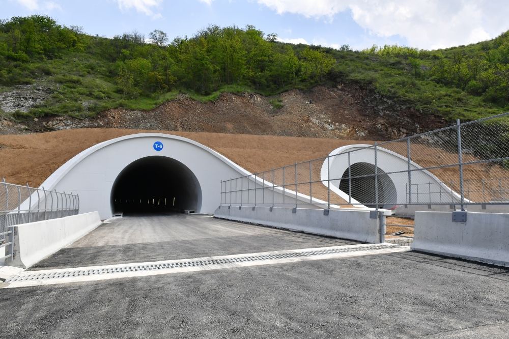 Президент Ильхам Алиев и Первая леди Мехрибан Алиева ознакомились с работами, проделанными на магистральной автодороге Ахмедбейли-Физули-Шуша (ФОТО)