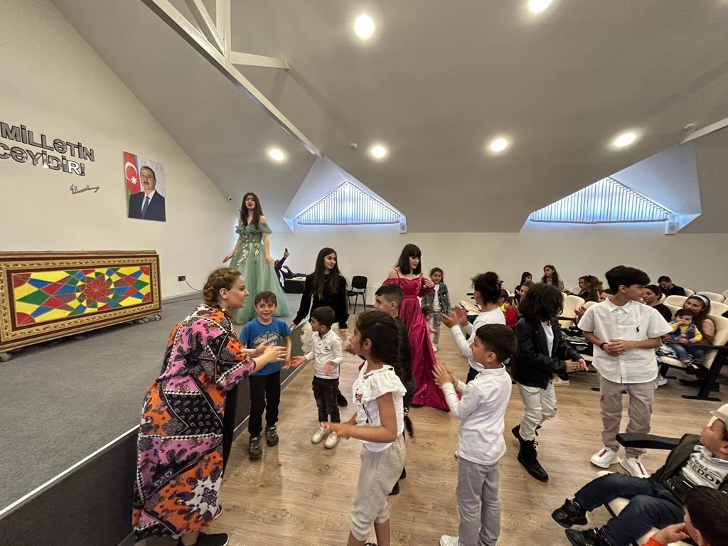 Коллектив Кукольного театра имени Абдуллы Шаига выступил в селе Талыш Тертерского района (ФОТО)