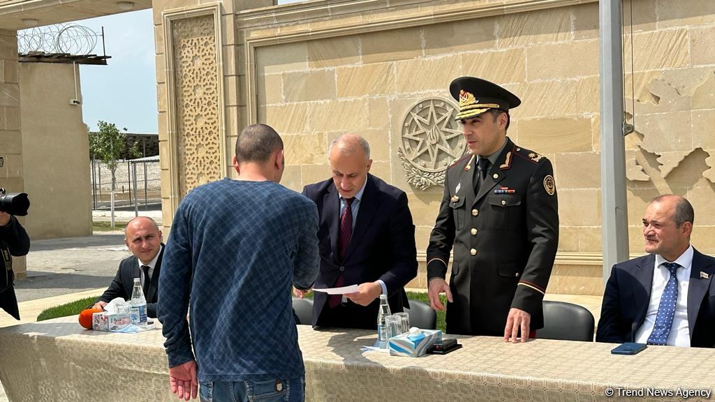 Распоряжение о помиловании применено к 33 лицам в пенитенциарном учреждении №2 Азербайджана (ФОТО)