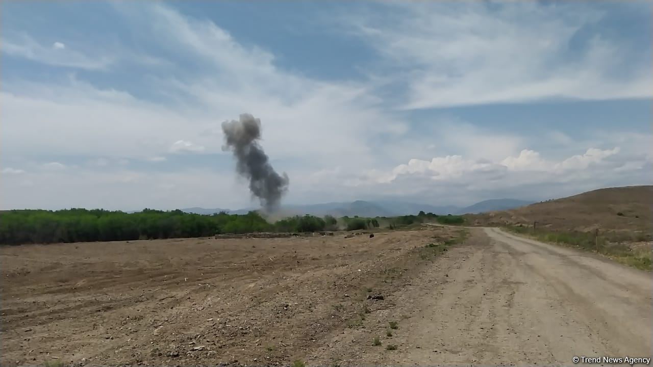 Продолжается визит основателя организации "Корни мира" Хайди Кун на освобожденные 
территории Азербайджана (ФОТО)