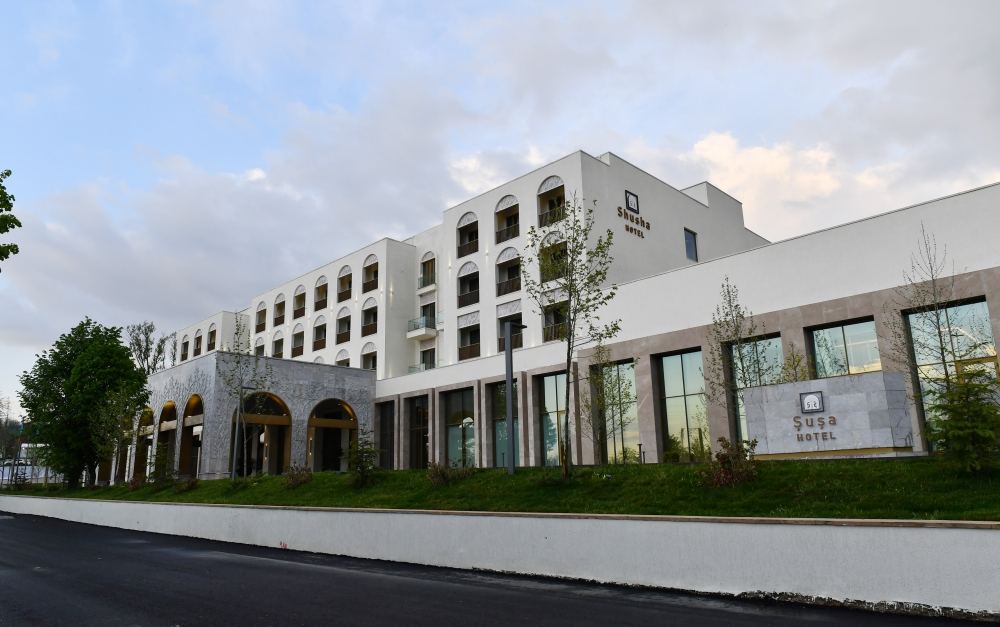 Президент Ильхам Алиев и Первая леди Мехрибан Алиева приняли участие в открытии Шушинского комплекса отеля-конгресс-центра (ФОТО/ВИДЕО)