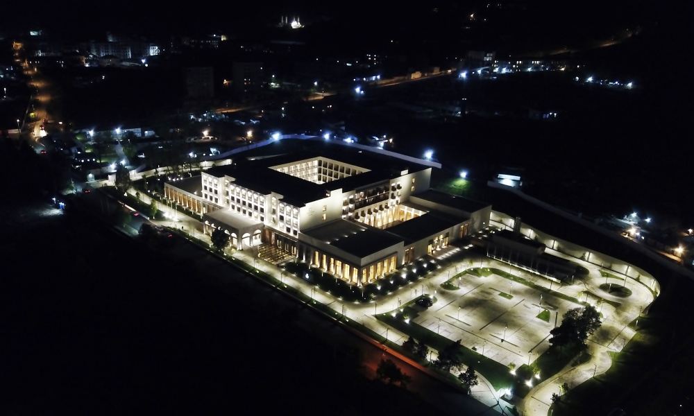 Президент Ильхам Алиев и Первая леди Мехрибан Алиева приняли участие в открытии Шушинского комплекса отеля-конгресс-центра (ФОТО/ВИДЕО)