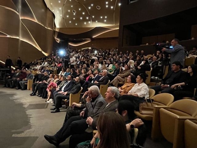 В Международном центре мугама прошел концерт "Sən elə bir zirvəsən" (ФОТО/ВИДЕО)