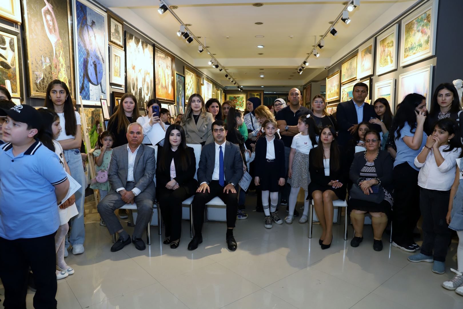 Красота,  легкость и аромат цветов на выставке в Баку (ФОТО)