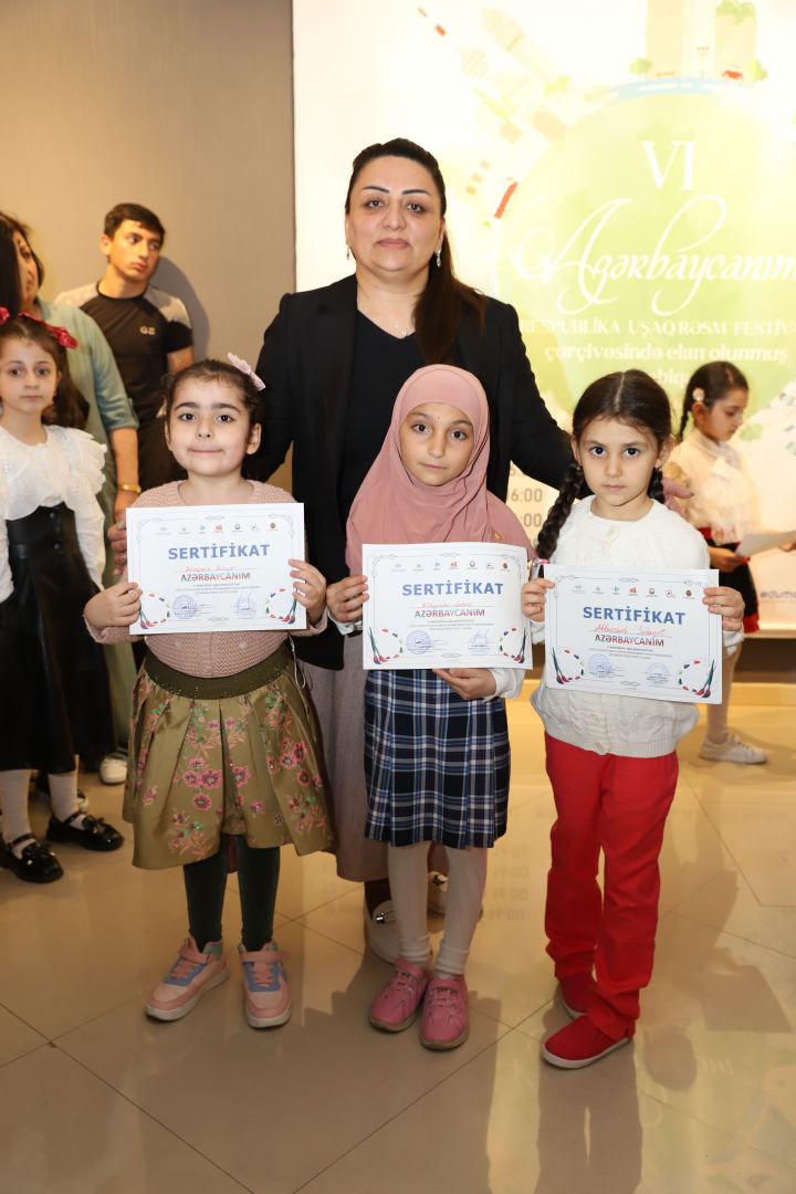 Красота,  легкость и аромат цветов на выставке в Баку (ФОТО)