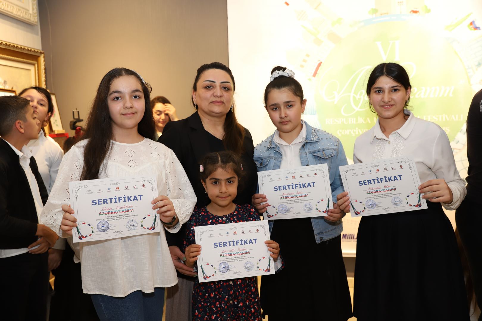 Красота,  легкость и аромат цветов на выставке в Баку (ФОТО)