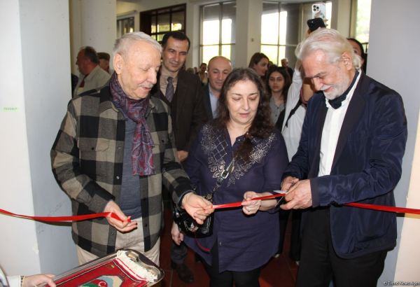 Красный шар - это Я! Миру необходимо дарить позитив – открылась выставка Севиндж Абидовой   (ФОТО)