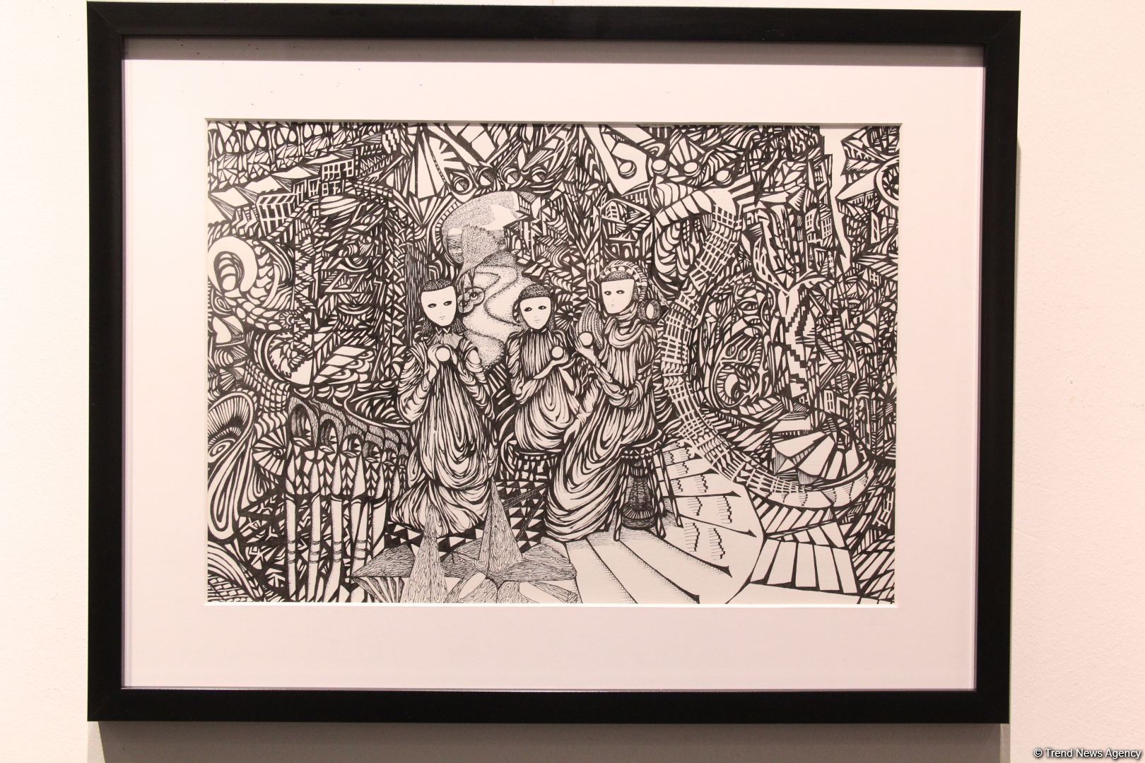 Красный шар - это Я! Миру необходимо дарить позитив – открылась выставка Севиндж Абидовой   (ФОТО)