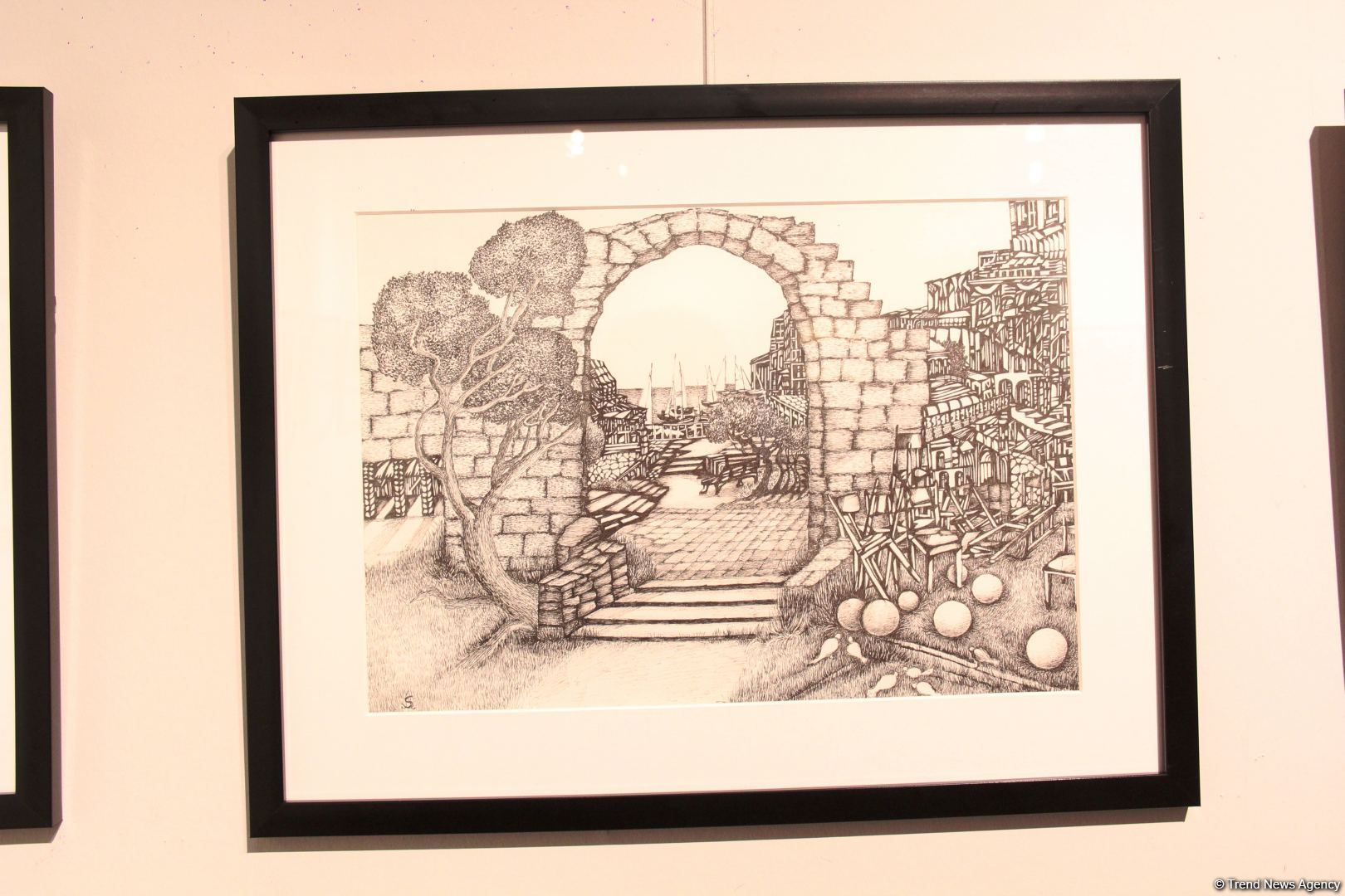 Красный шар - это Я! Миру необходимо дарить позитив – открылась выставка Севиндж Абидовой   (ФОТО)