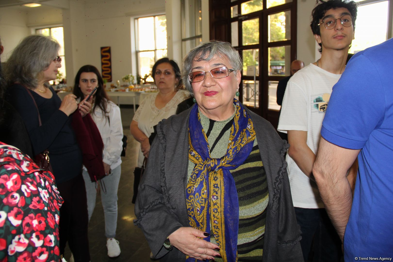 Красный шар - это Я! Миру необходимо дарить позитив – открылась выставка Севиндж Абидовой   (ФОТО)