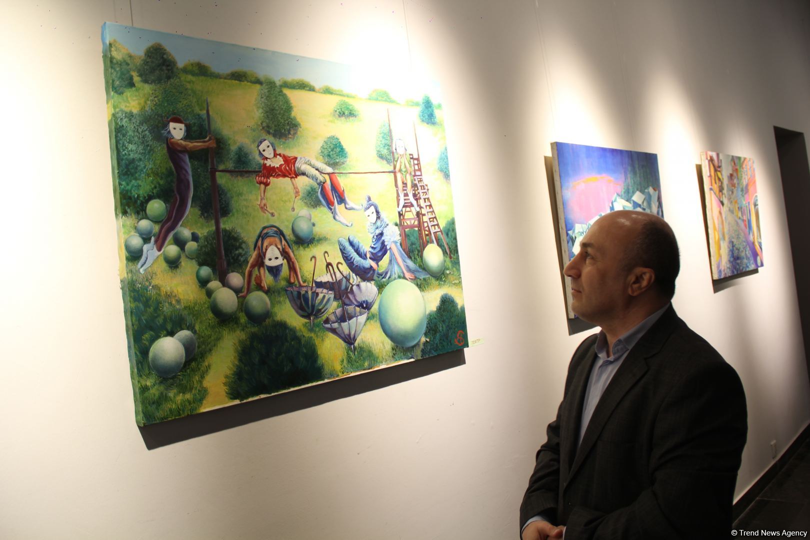 Красный шар - это Я! Миру необходимо дарить позитив – открылась выставка Севиндж Абидовой   (ФОТО)