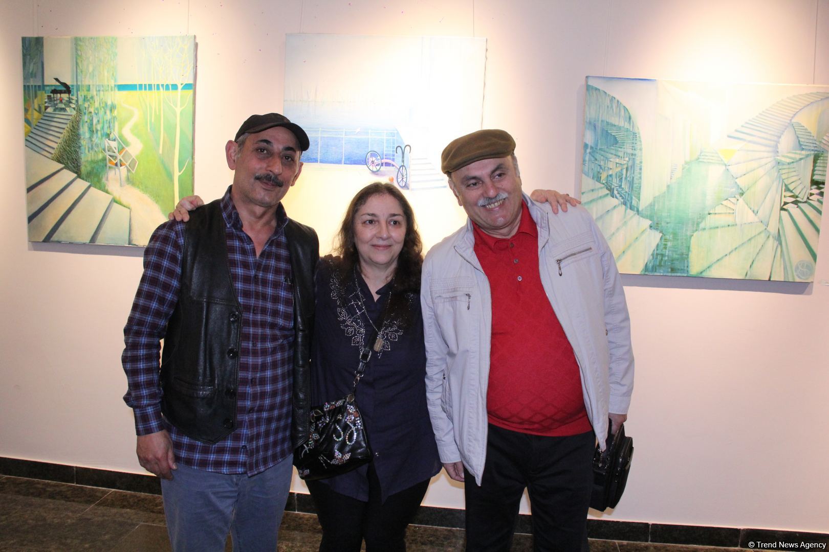 Красный шар - это Я! Миру необходимо дарить позитив – открылась выставка Севиндж Абидовой   (ФОТО)